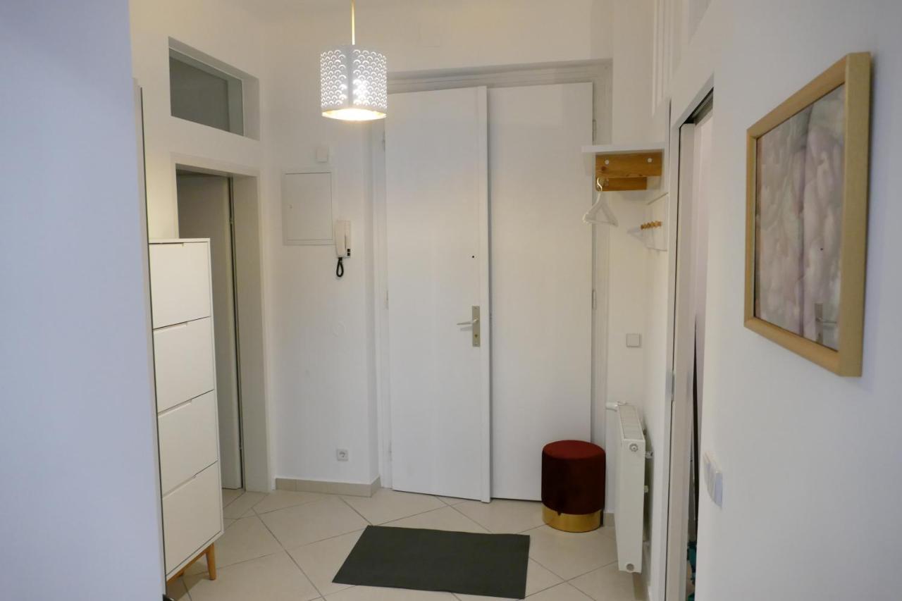 Stylish Apartment *